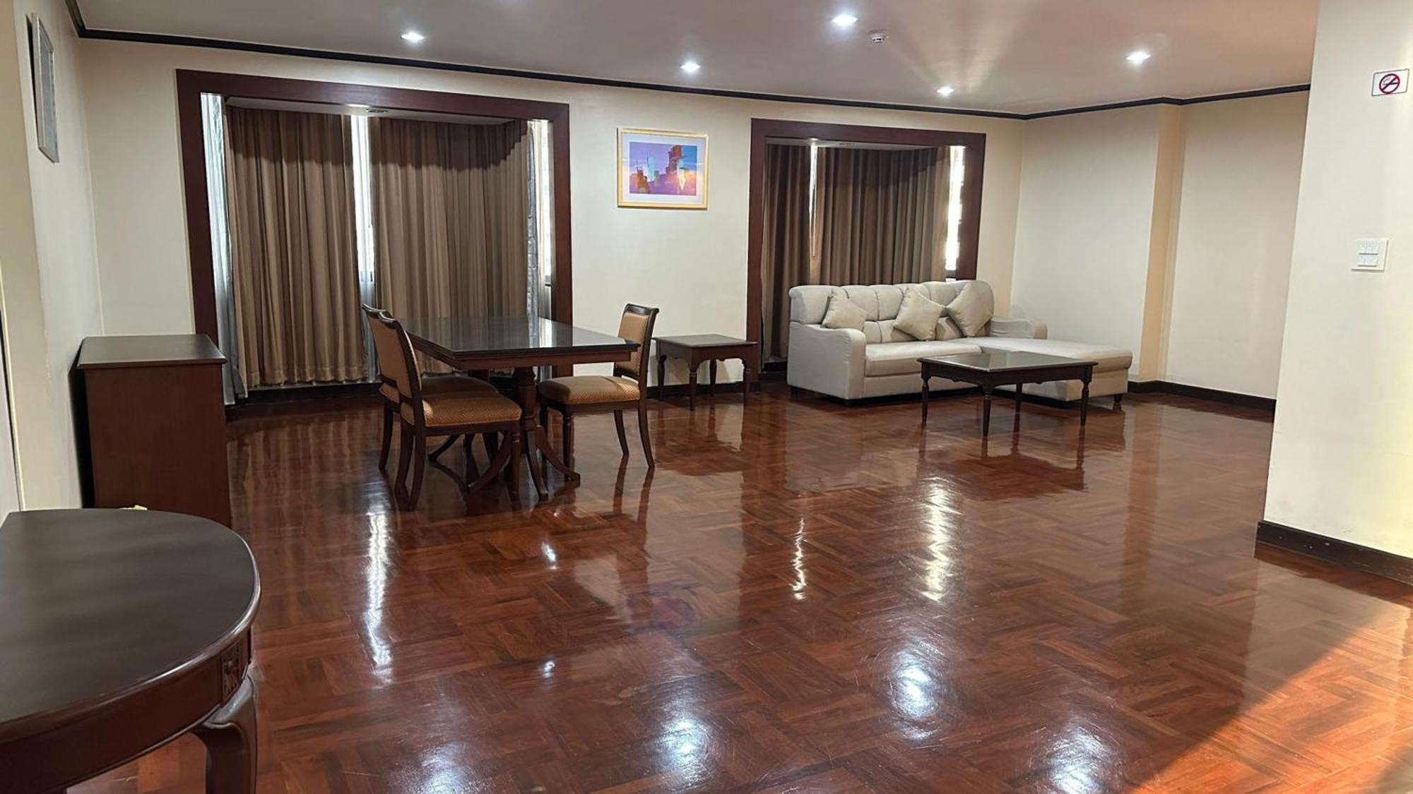 Omni Tower Sukhumvit Nana Direct Hotel Bangkok Ngoại thất bức ảnh