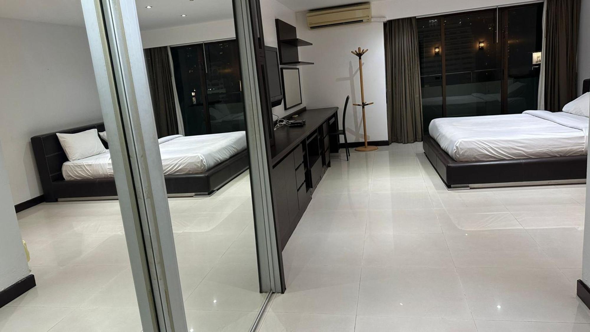 Omni Tower Sukhumvit Nana Direct Hotel Bangkok Ngoại thất bức ảnh