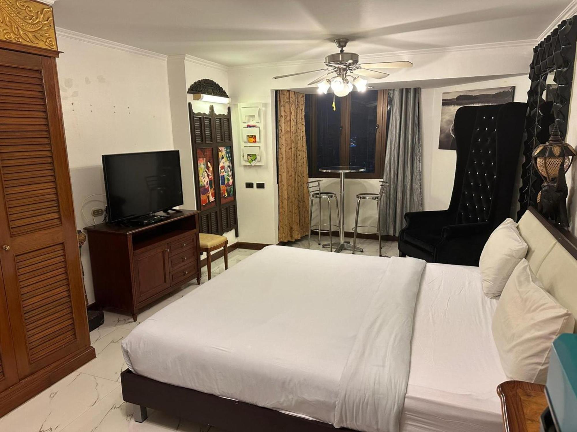 Omni Tower Sukhumvit Nana Direct Hotel Bangkok Ngoại thất bức ảnh