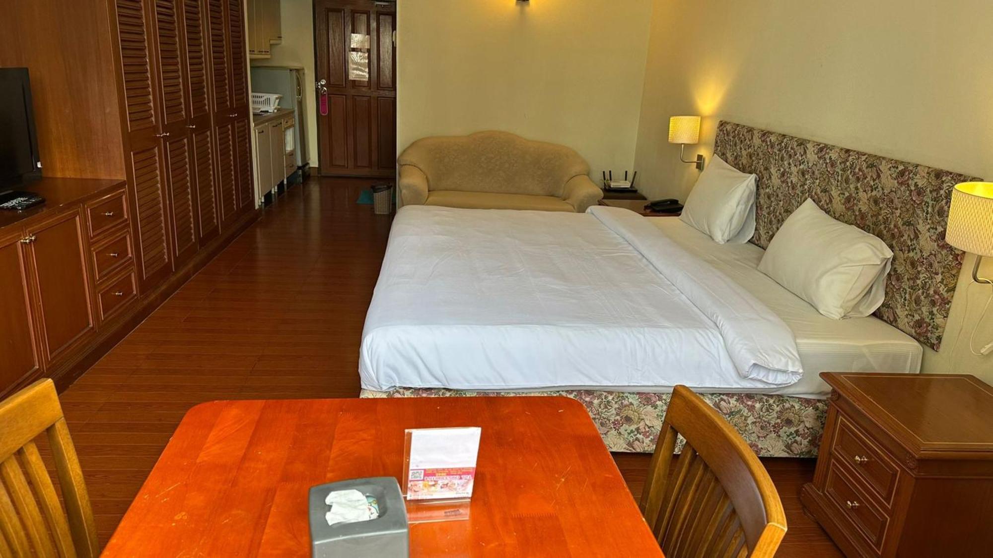 Omni Tower Sukhumvit Nana Direct Hotel Bangkok Ngoại thất bức ảnh