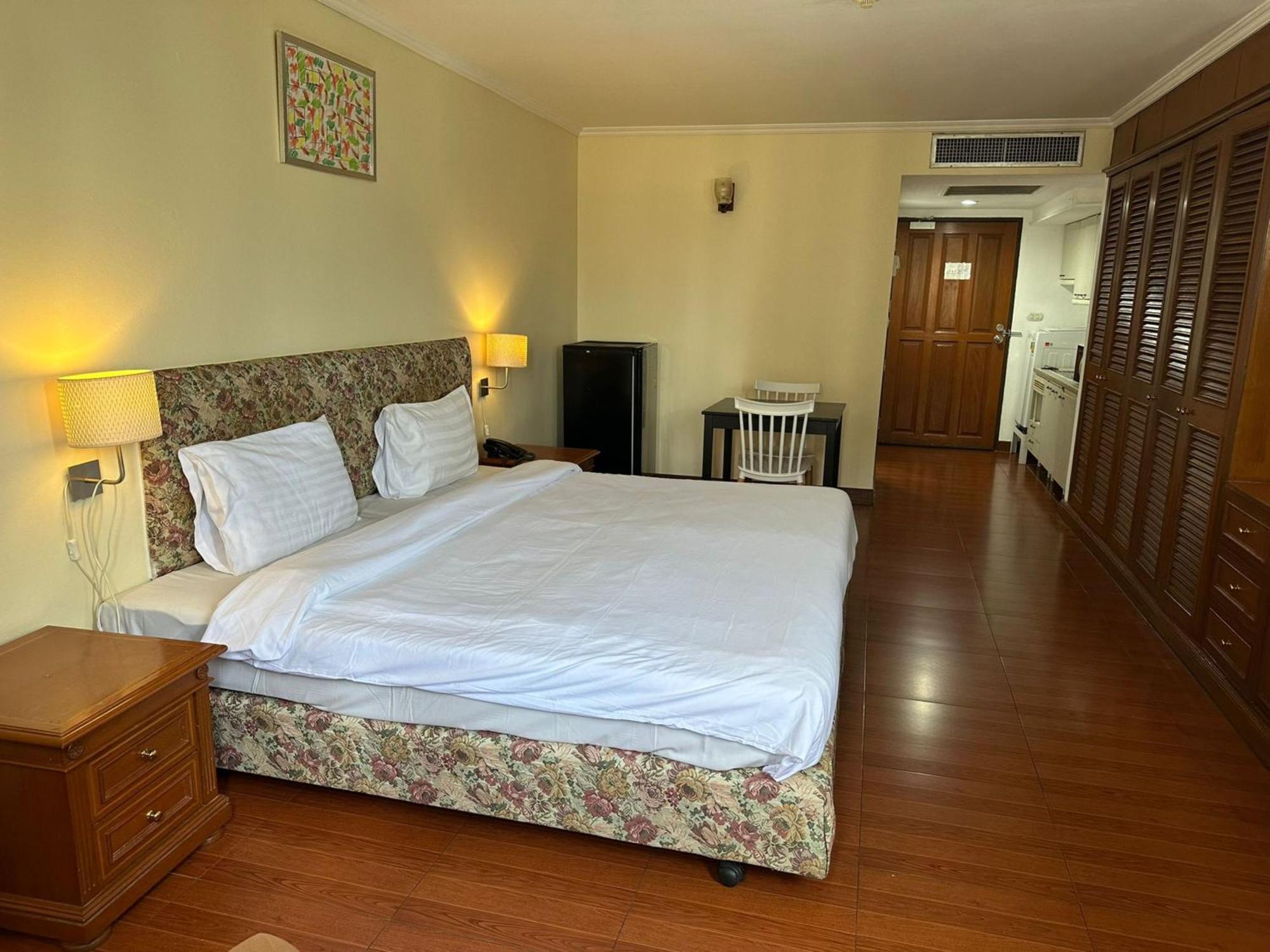 Omni Tower Sukhumvit Nana Direct Hotel Bangkok Ngoại thất bức ảnh