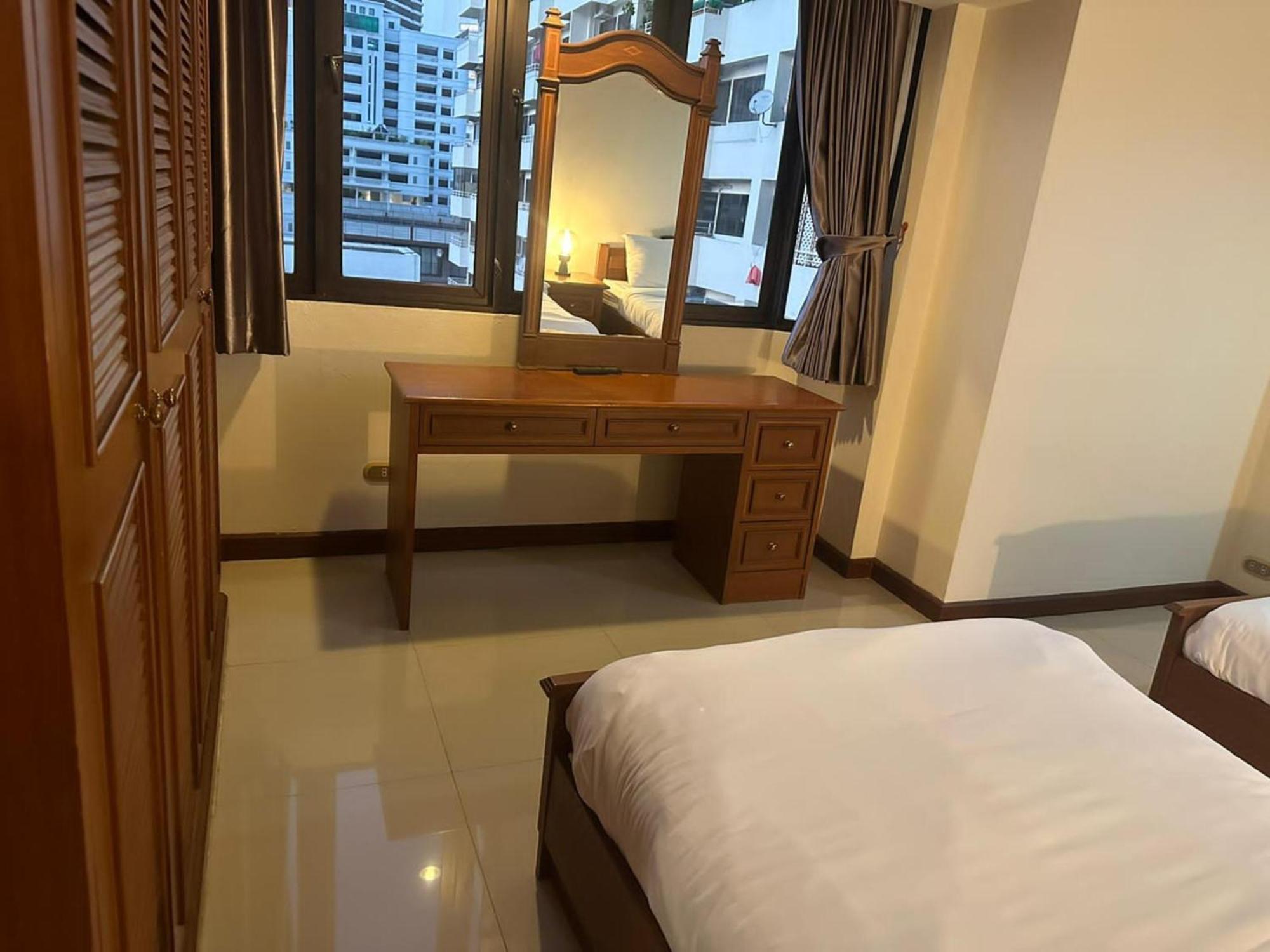 Omni Tower Sukhumvit Nana Direct Hotel Bangkok Ngoại thất bức ảnh